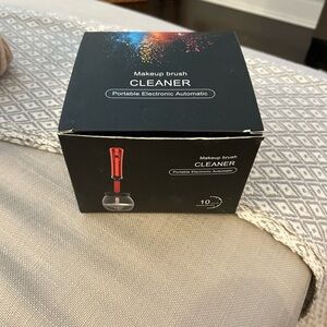 Amazon Makeup Brush Cleaner - Black and Red